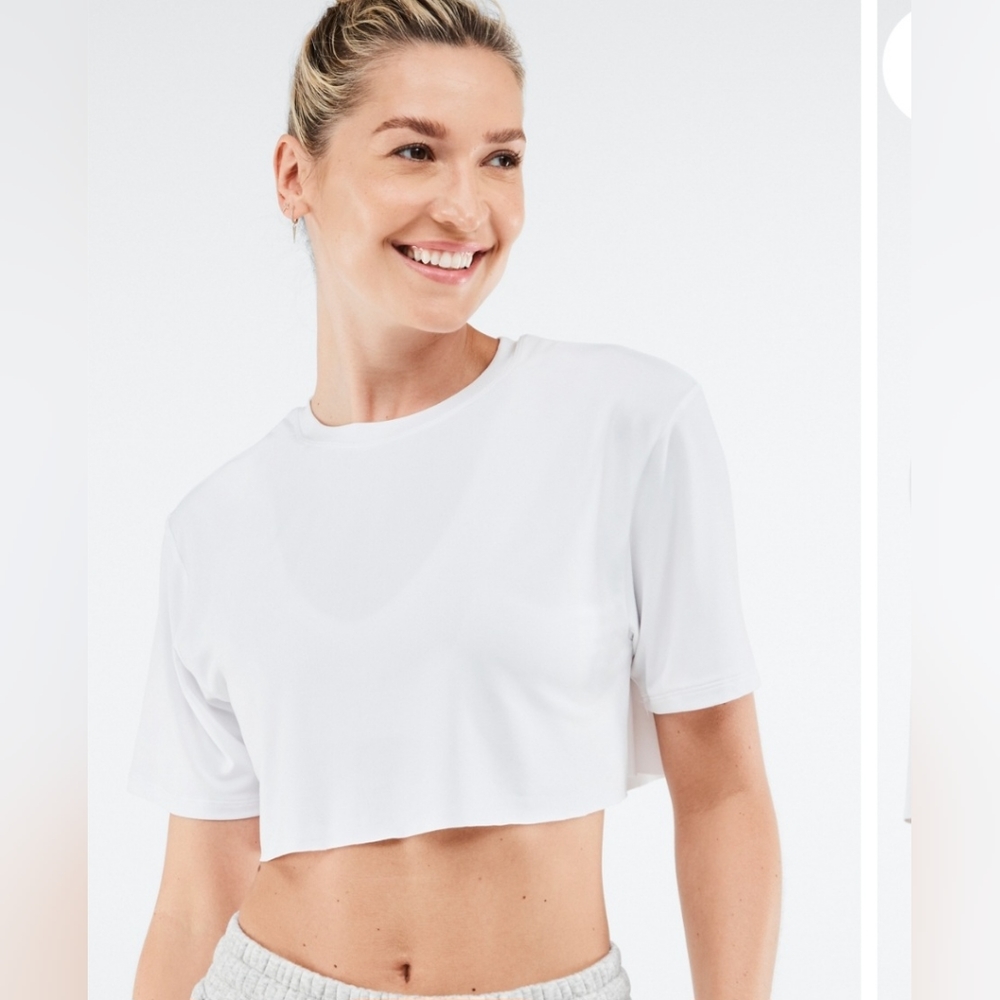 Fabletics Blake Short Sleeve Ultra Cropped Tee XL